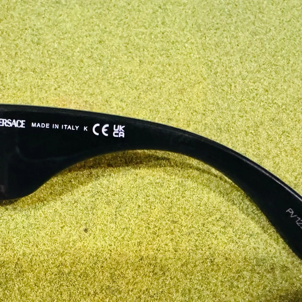 Versace Black Rectangular Sunglasses - Picture 6 of 11